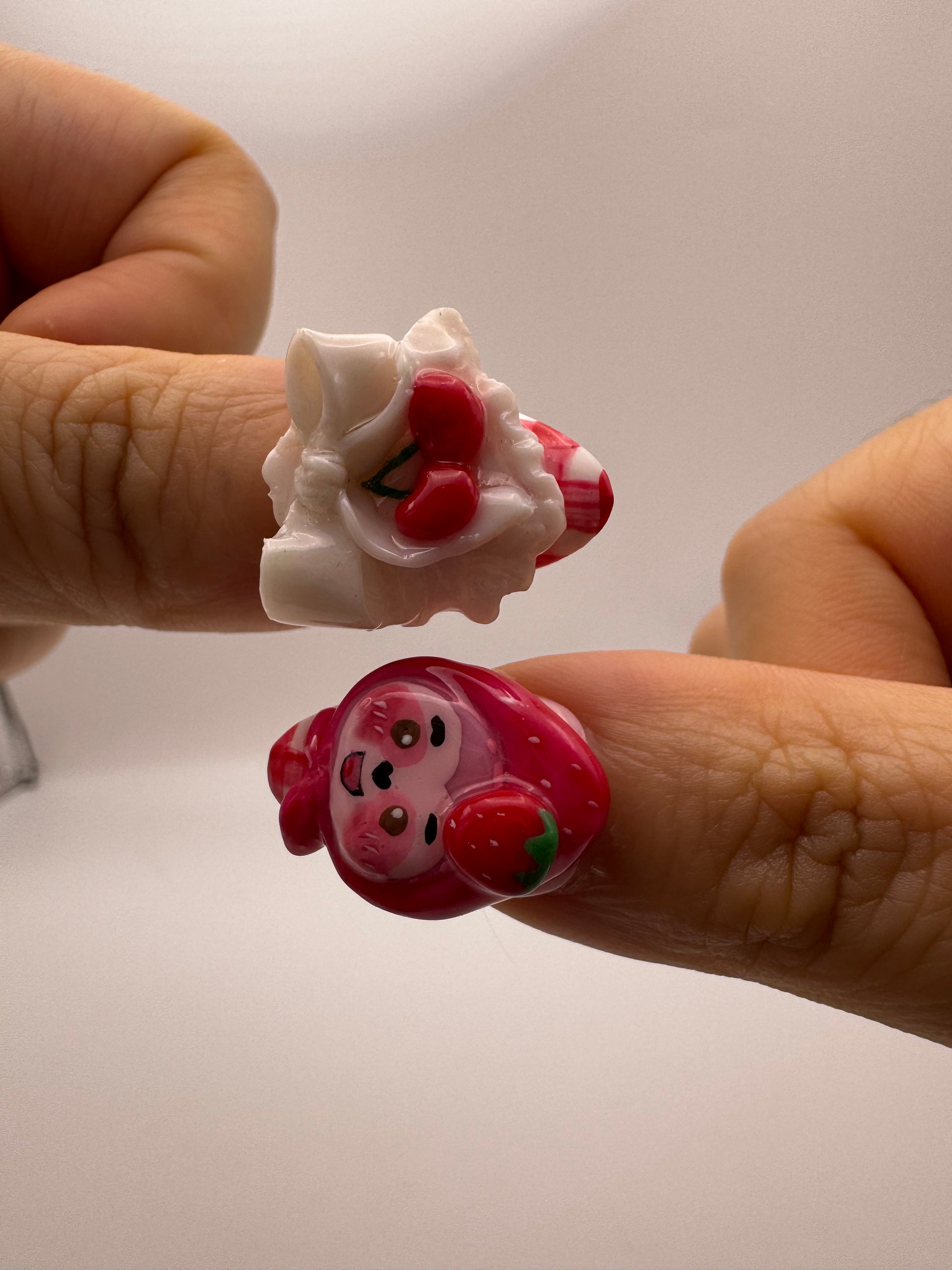 [PO] Into the Strawberry Field Press-on Nails
