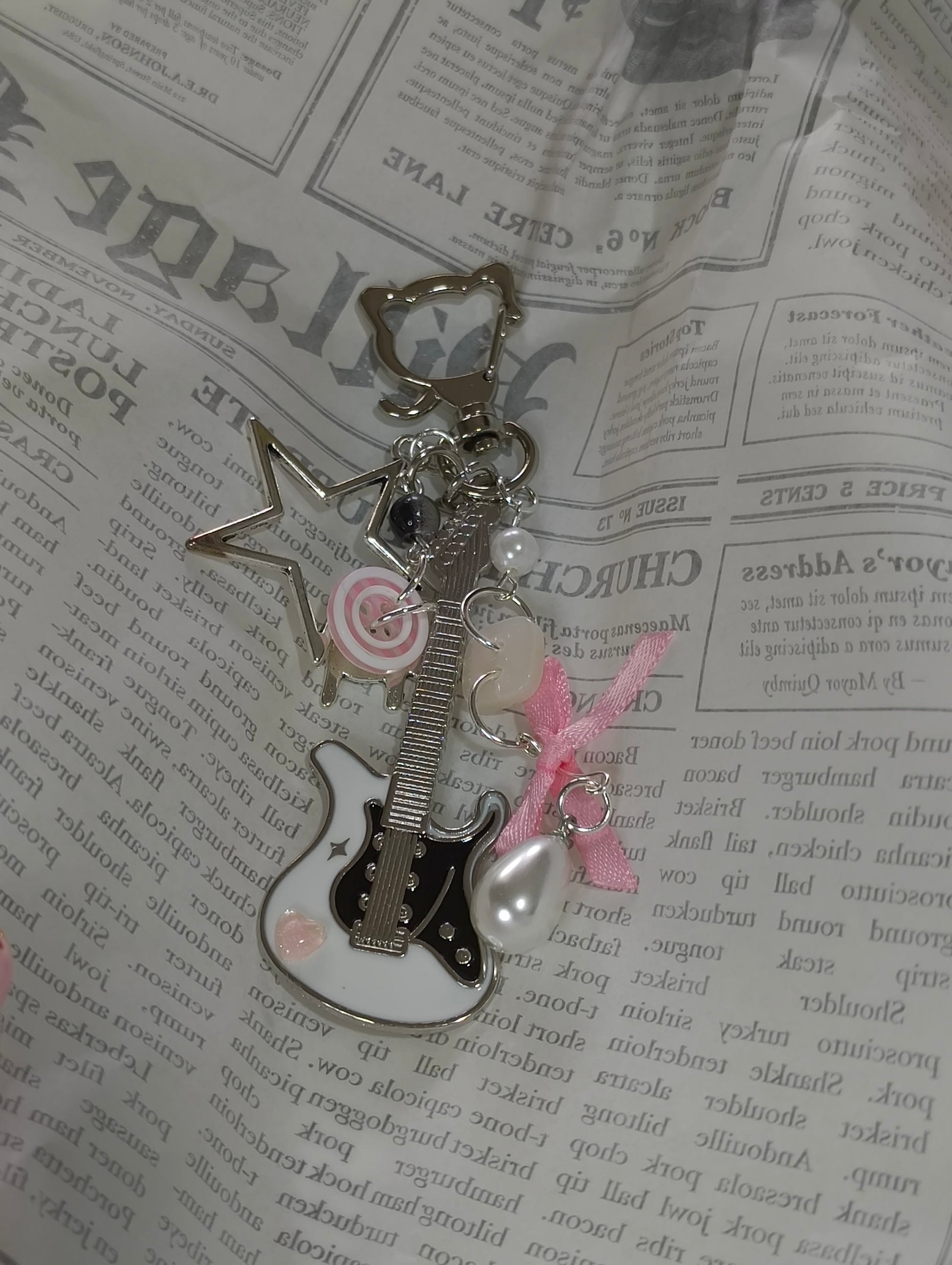 Claw Trinket - Large guitar triple keychain
